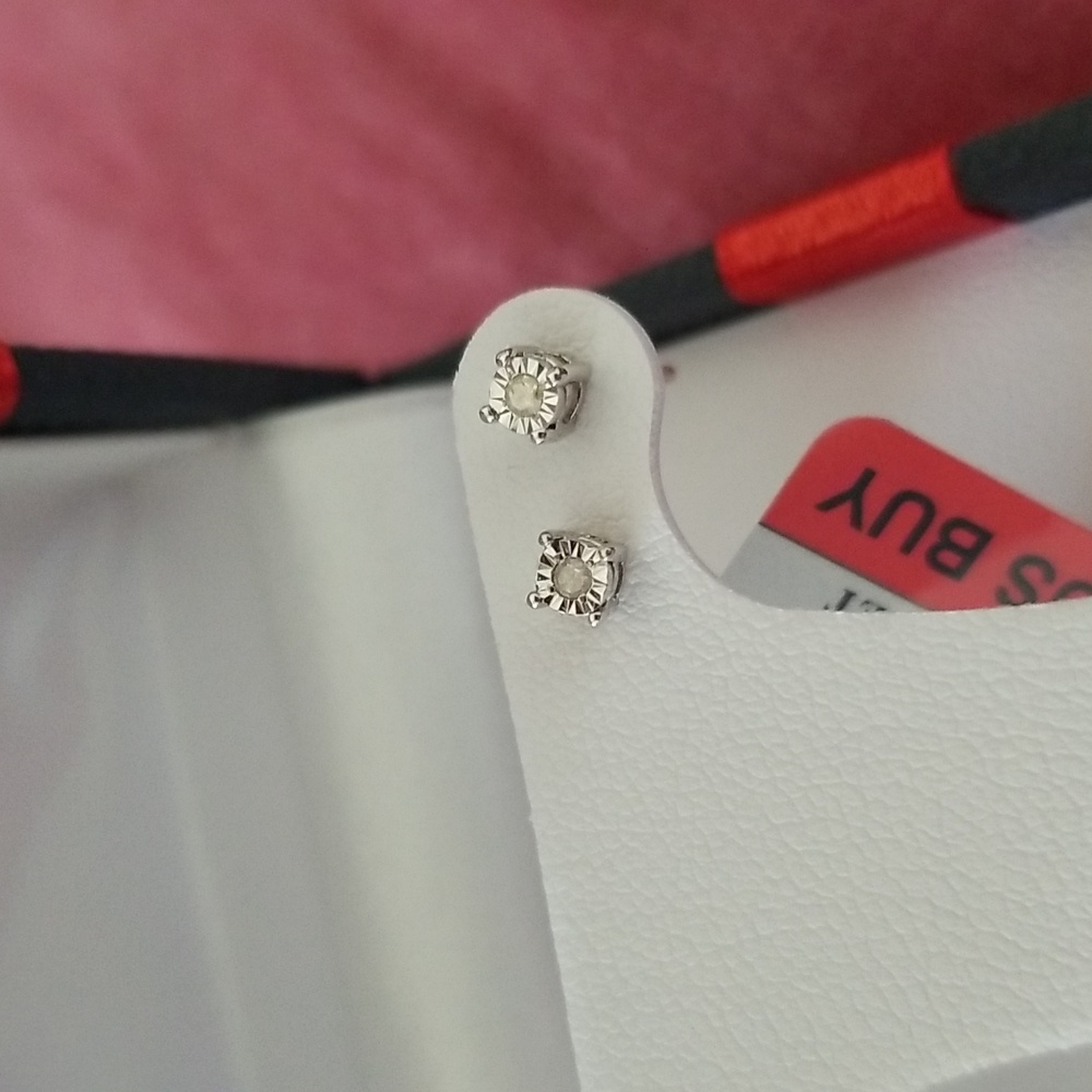 BRAND NEW small stud earrings